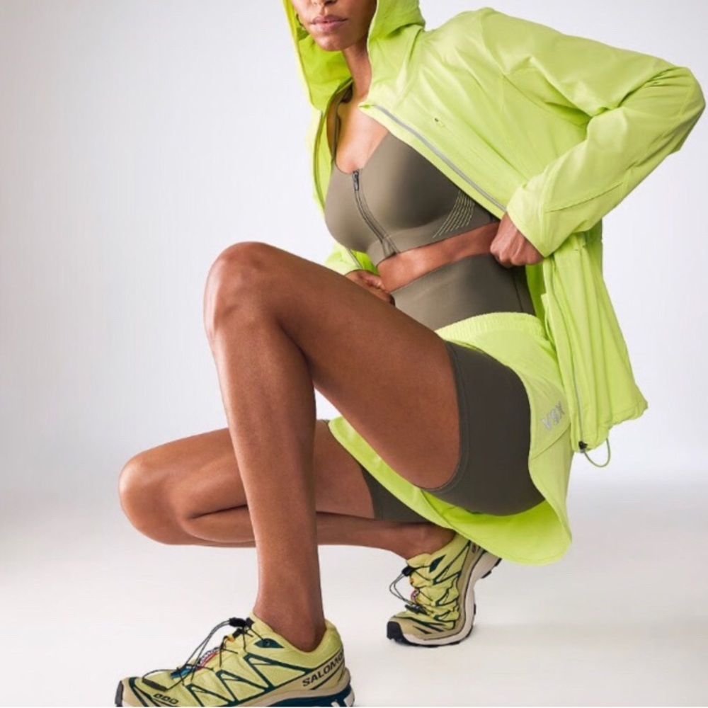 Victoria's Secret Olive Front-Zip Sports Bra 36D - Picture 4 of 8